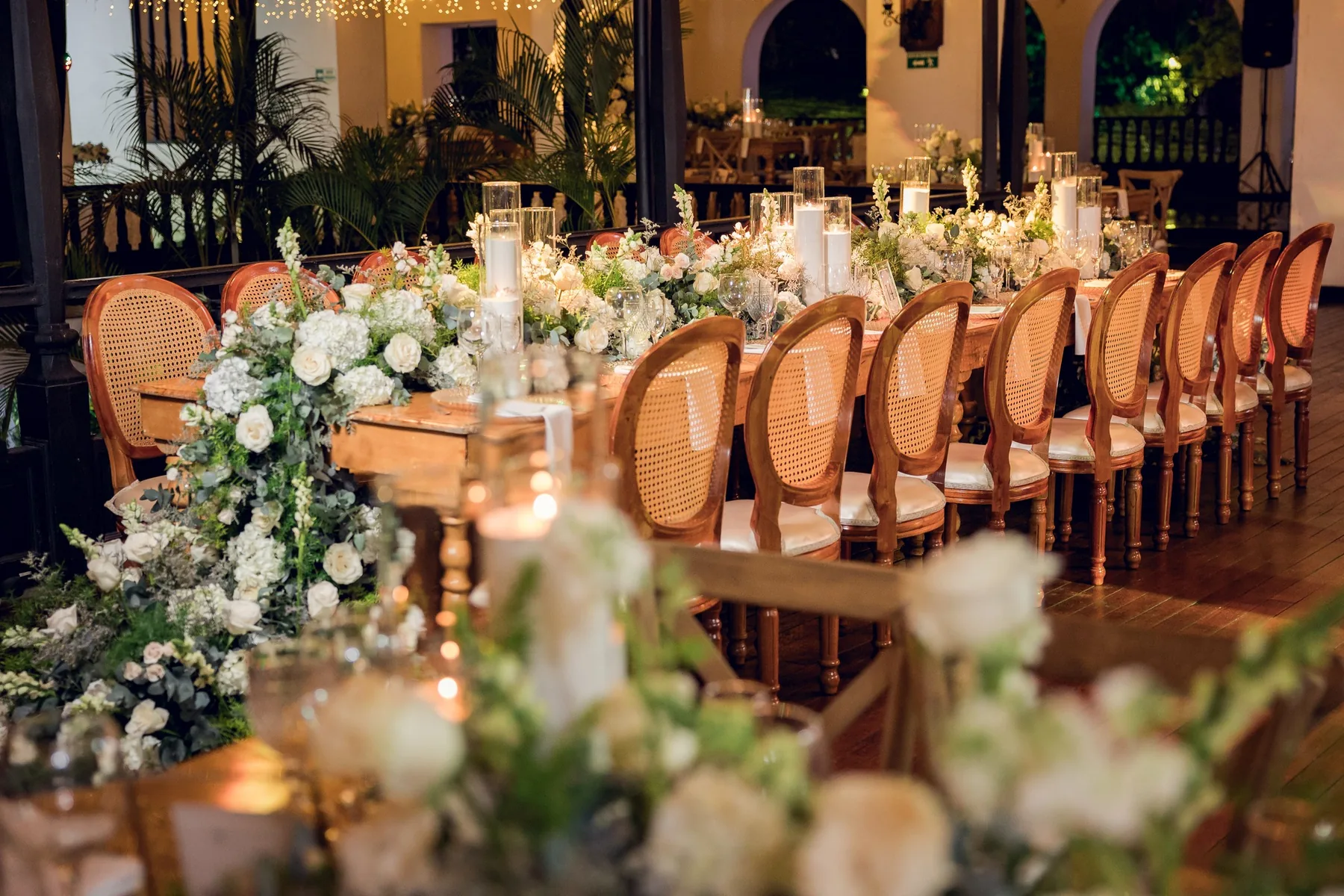 Montaje floral y mesa